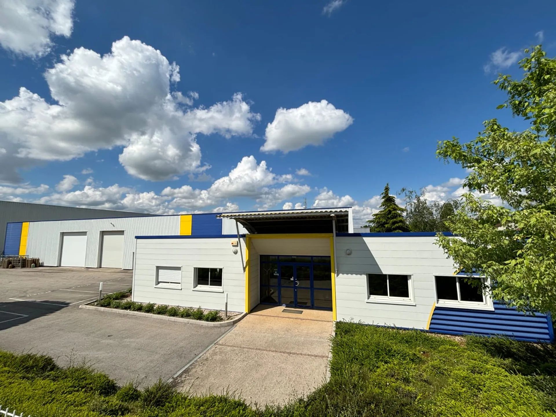 Bâtiment tertiaire réalisé par CLAIR SARL